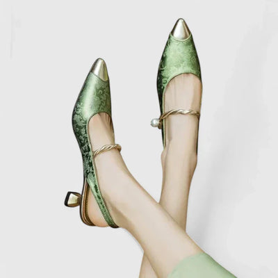 Livia | Chic Kitten Heels