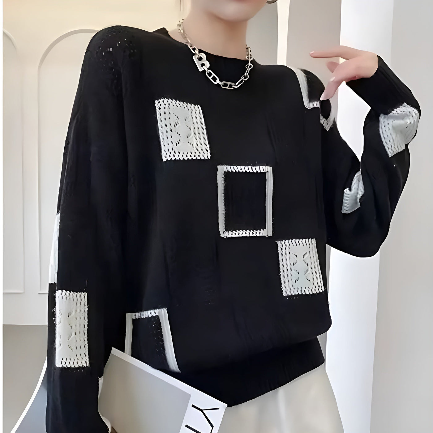 Lila | Black And White Sweater