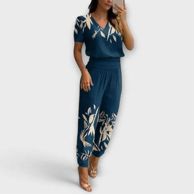 Irmelin – Elegant Set with Top and Pants