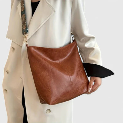 Samantha | Elegant Leather Handbag